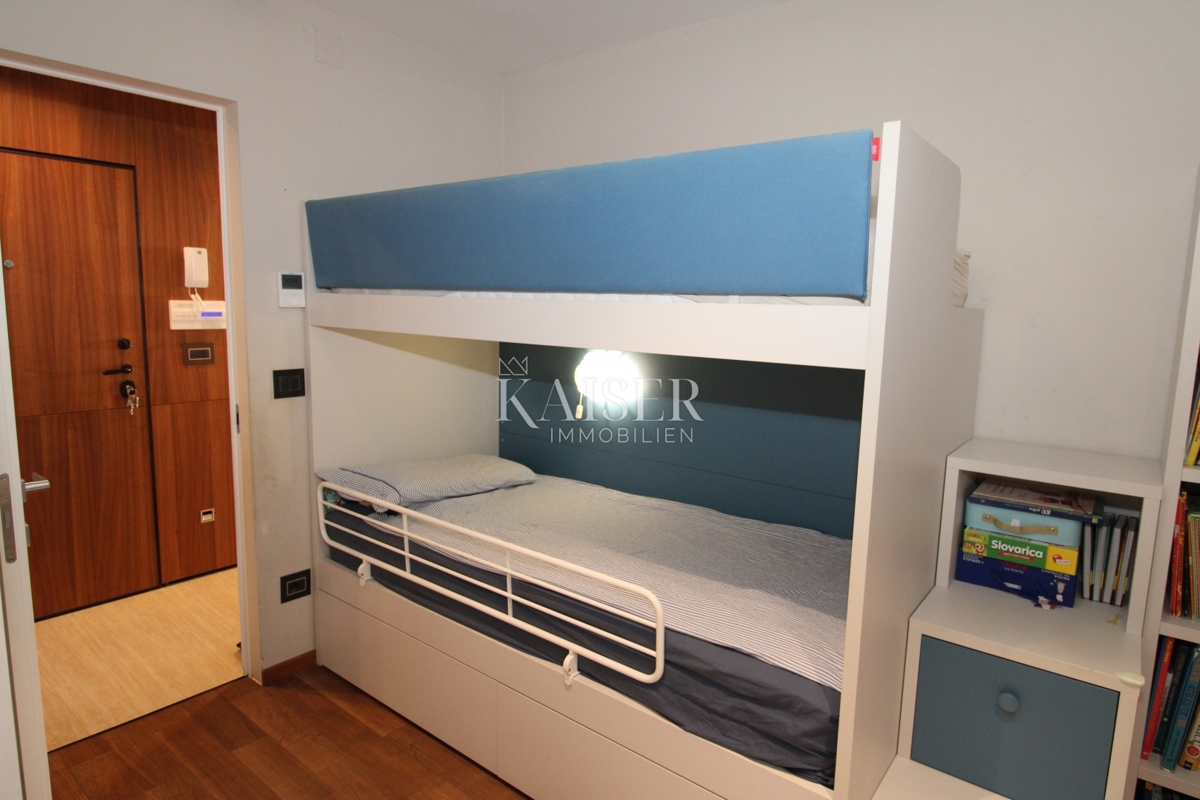 Istria, Cittanova - appartamento lussuosamente arredato di 119 m2, posizione eccellente, vista mare