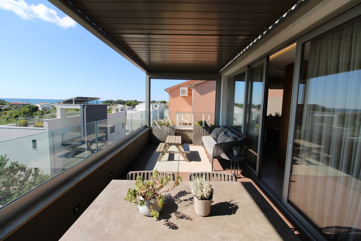 Istria, Cittanova - appartamento lussuosamente arredato di 119 m2, posizione eccellente, vista mare