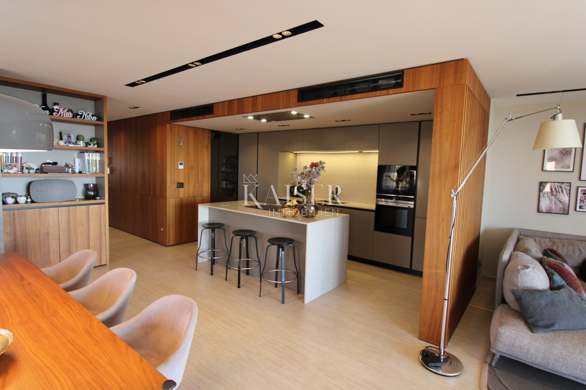 Istria, Cittanova - appartamento lussuosamente arredato di 119 m2, posizione eccellente, vista mare