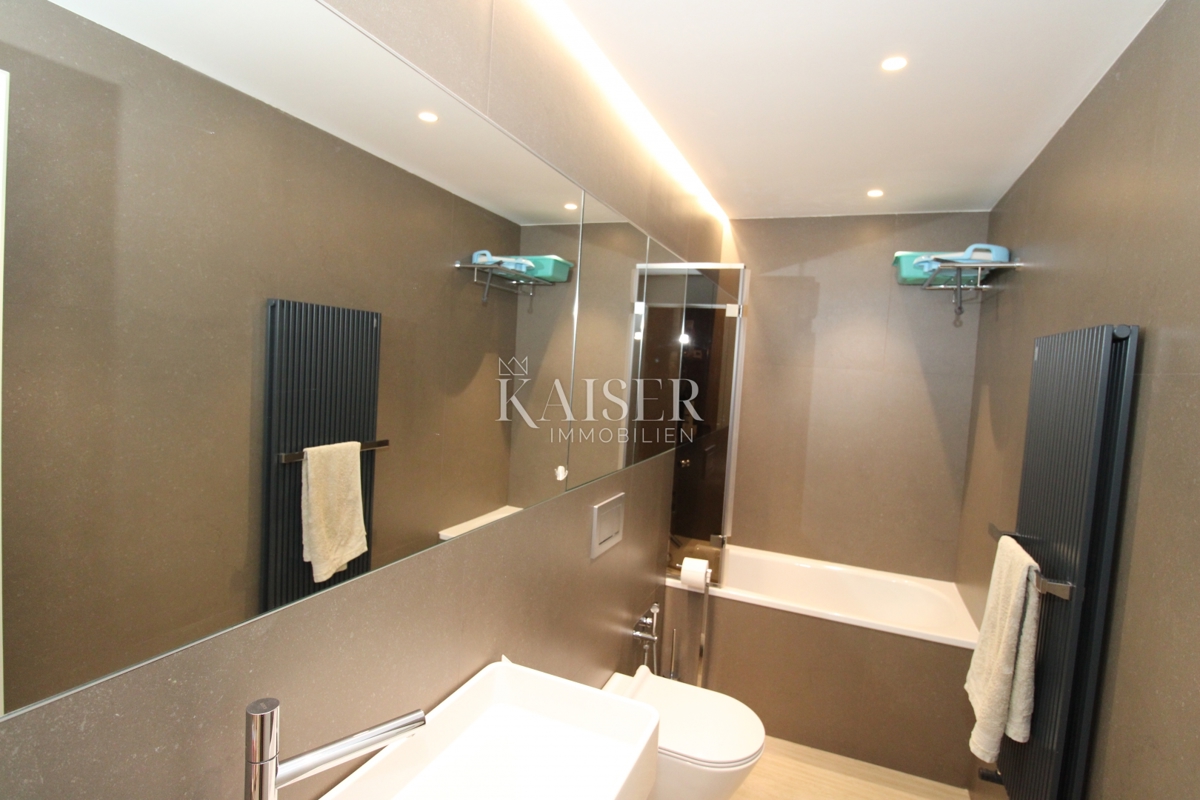 Istria, Cittanova - appartamento lussuosamente arredato di 119 m2, posizione eccellente, vista mare