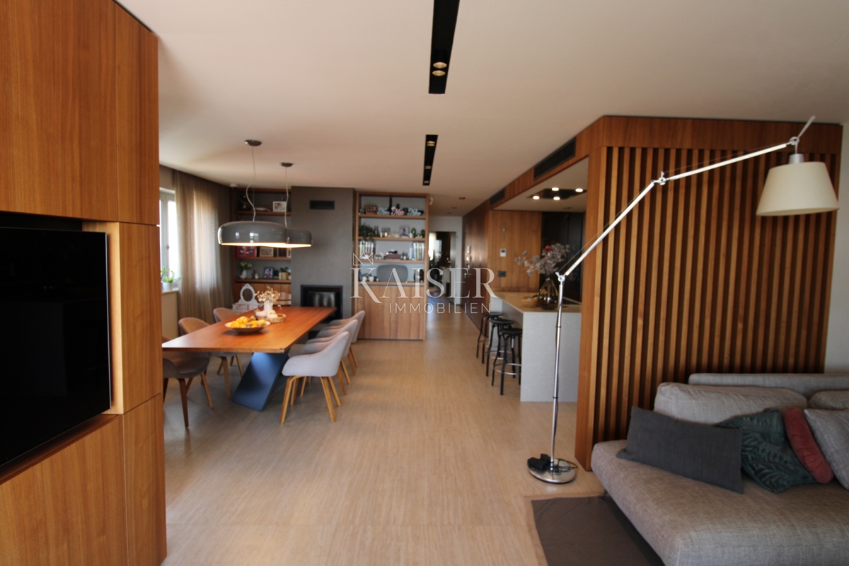 Istria, Cittanova - appartamento lussuosamente arredato di 119 m2, posizione eccellente, vista mare