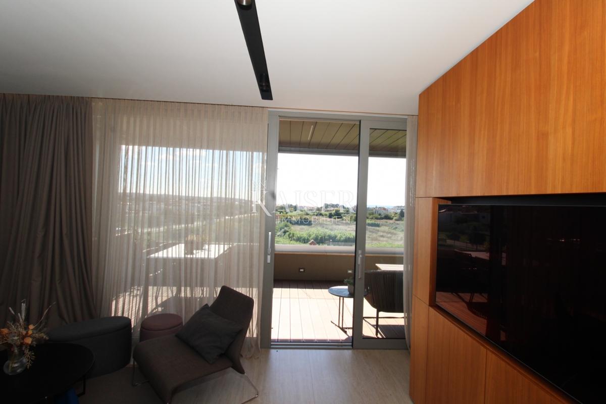 Istria, Cittanova - appartamento lussuosamente arredato di 119 m2, posizione eccellente, vista mare