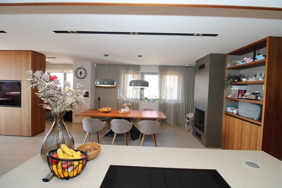 Istria, Cittanova - appartamento lussuosamente arredato di 119 m2, posizione eccellente, vista mare