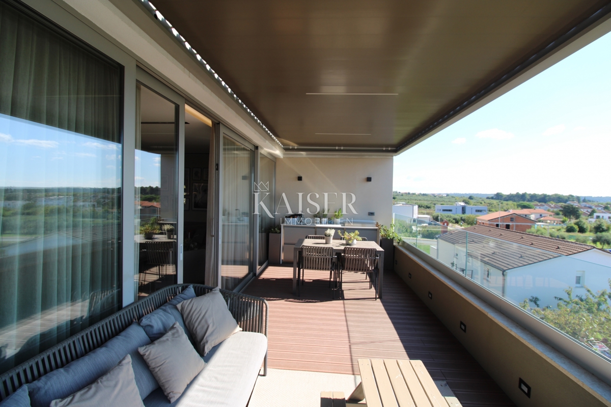 Istria, Cittanova - appartamento lussuosamente arredato di 119 m2, posizione eccellente, vista mare