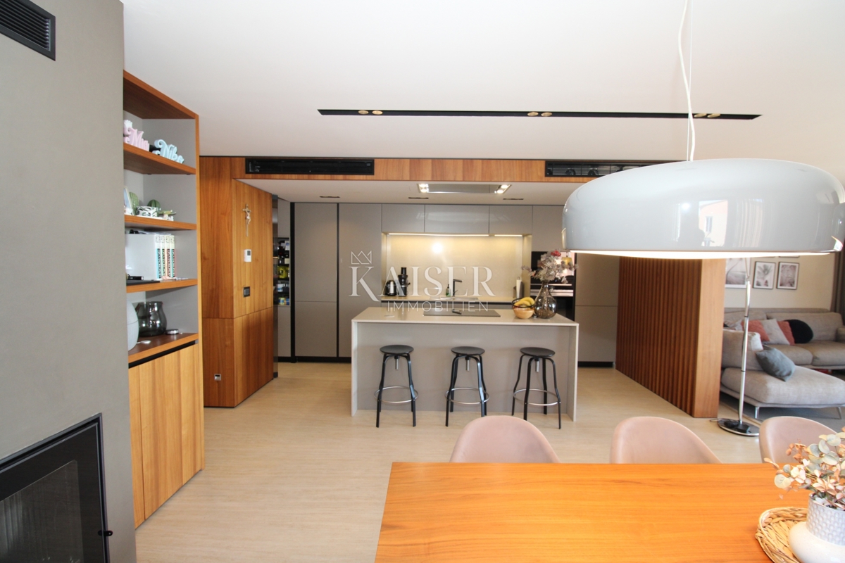 Istria, Cittanova - appartamento lussuosamente arredato di 119 m2, posizione eccellente, vista mare