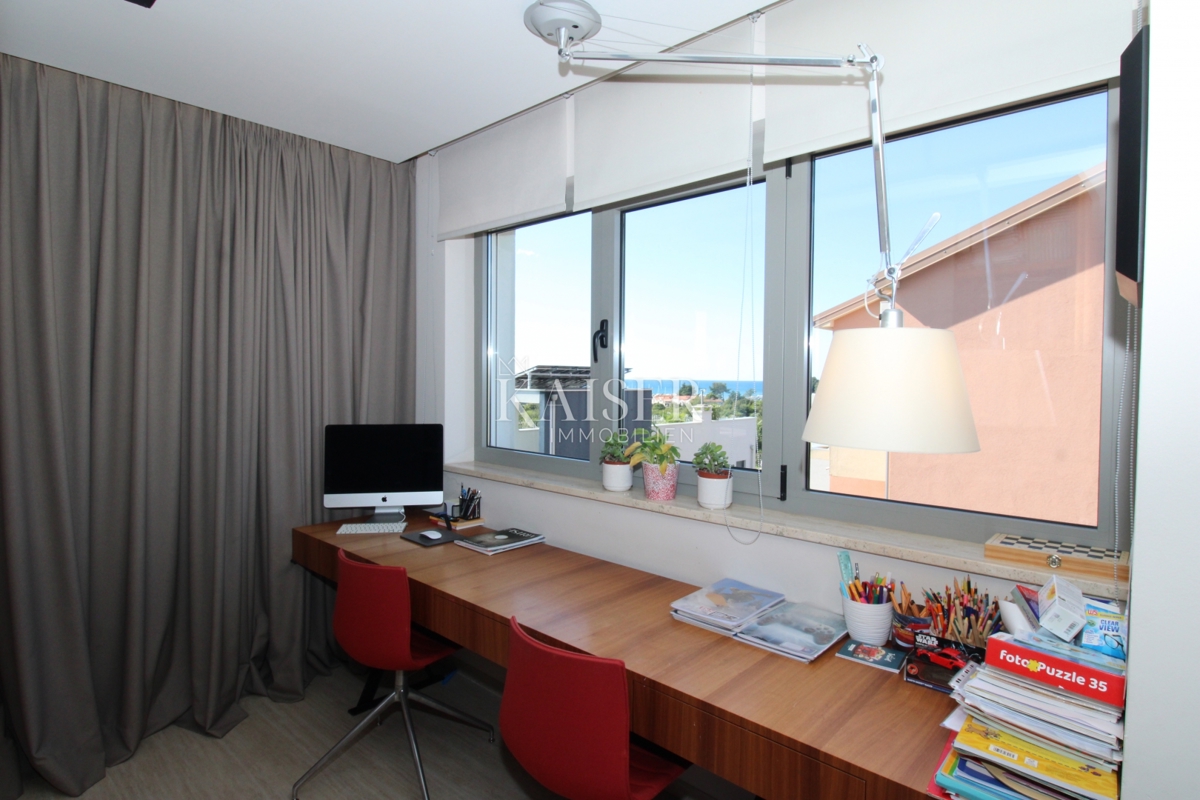 Istria, Cittanova - appartamento lussuosamente arredato di 119 m2, posizione eccellente, vista mare