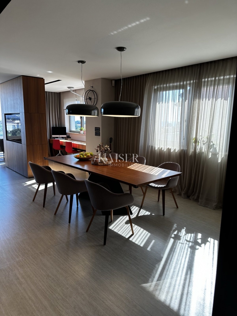 Istria, Cittanova - appartamento lussuosamente arredato di 119 m2, posizione eccellente, vista mare