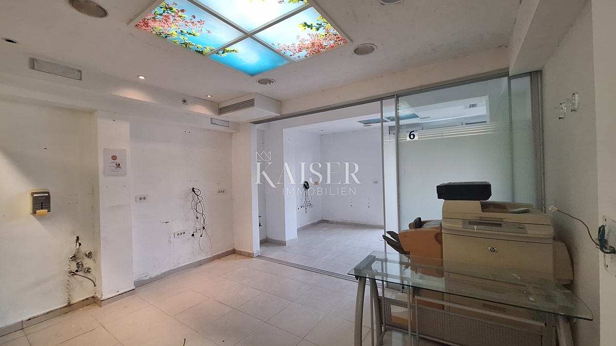 Matulji, Šapjane, edificio commerciale su 3 piani, parcheggio esterno, 780 m2 di superficie utile