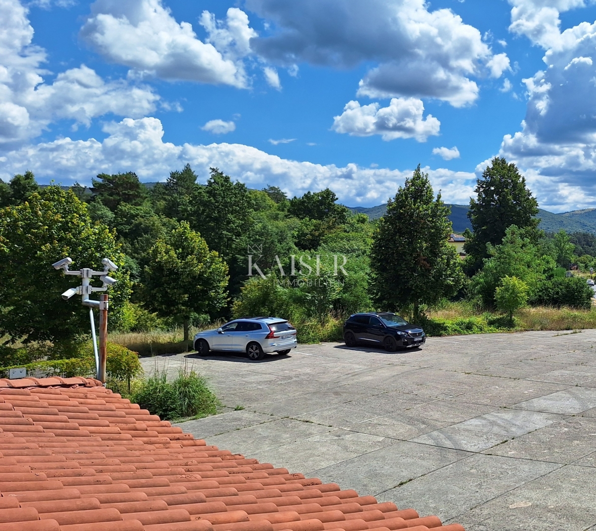 Matulji, Šapjane, edificio commerciale su 3 piani, parcheggio esterno, 780 m2 di superficie utile