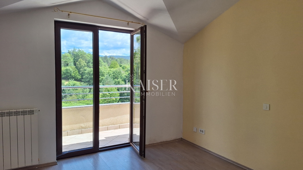 Matulji, Šapjane, edificio commerciale su 3 piani, parcheggio esterno, 780 m2 di superficie utile