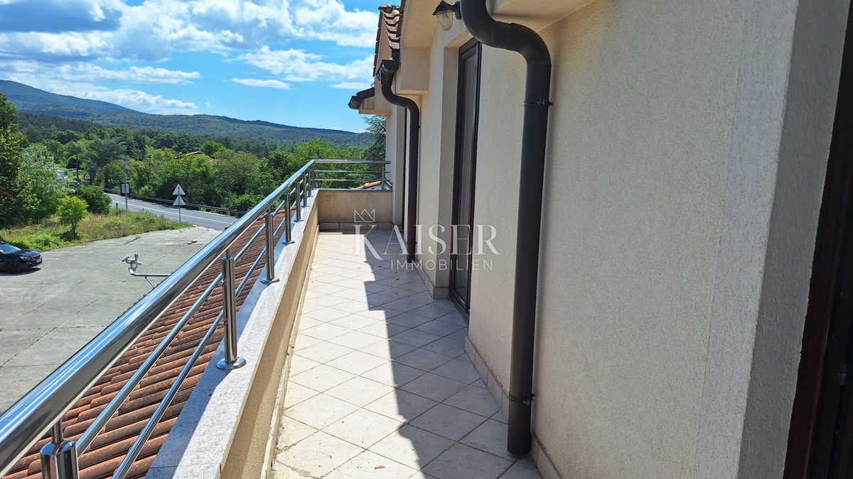 Matulji, Šapjane, edificio commerciale su 3 piani, parcheggio esterno, 780 m2 di superficie utile