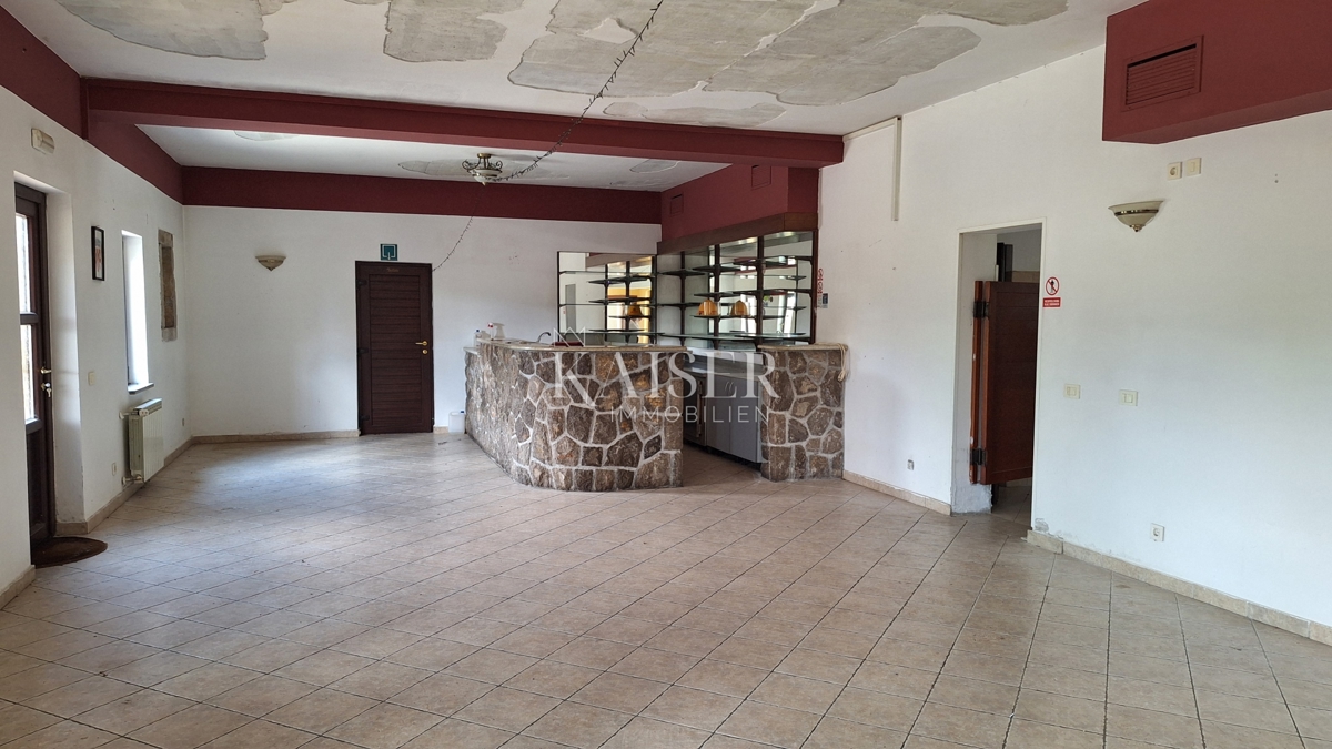 Matulji, Šapjane, edificio commerciale su 3 piani, parcheggio esterno, 780 m2 di superficie utile