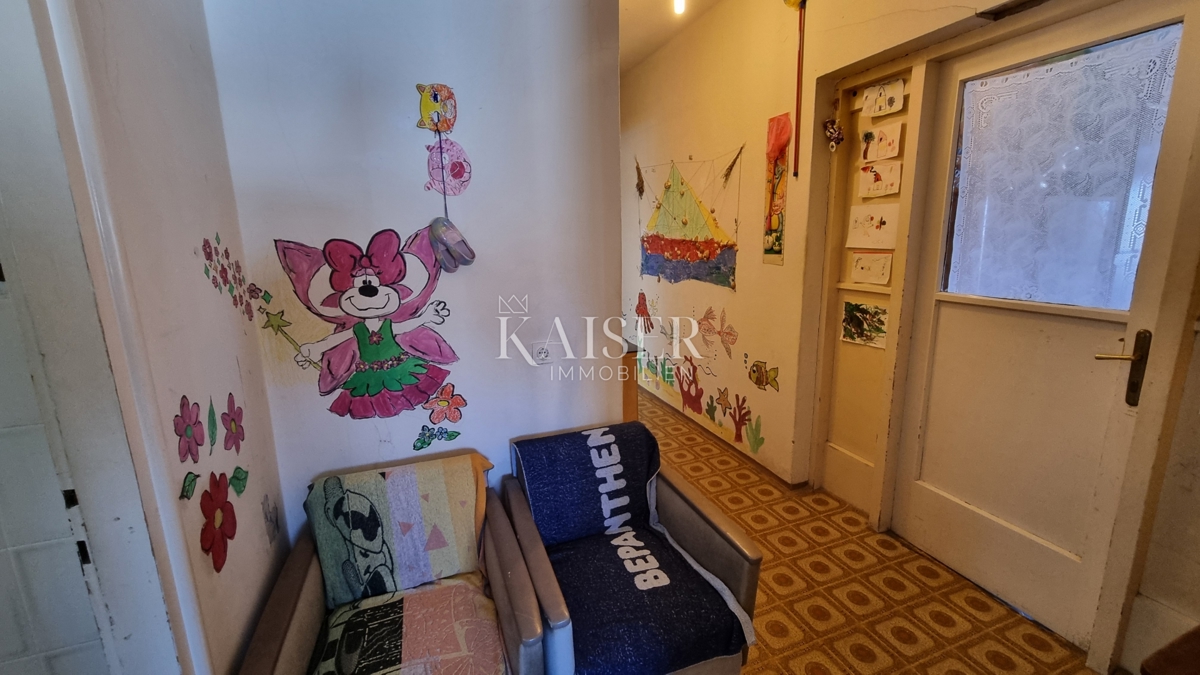 Novi Vinodolski - Appartamento con 2 camere da letto + soggiorno con parcheggio in posizione privilegiata