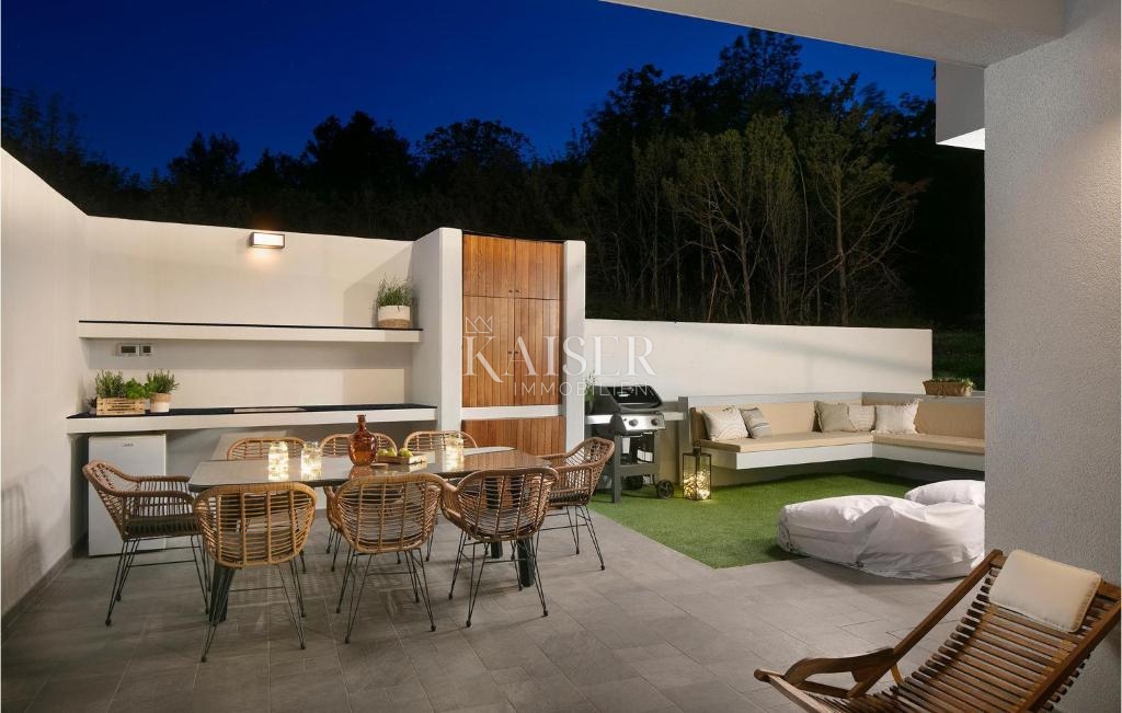 Istria, Rabac - villa di design sul mare, 396 m2