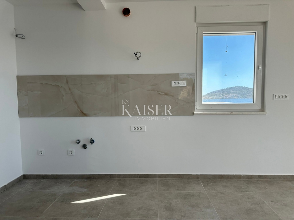 ŠIBENIK, ROGOZNICA - Appartamento con due camere da letto e vista mare