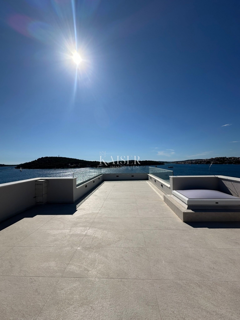 ŠIBENIK, ROGOZNICA - Appartamento con due camere da letto e vista mare