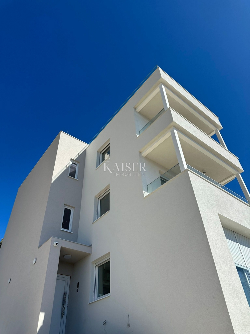 ŠIBENIK, ROGOZNICA - Appartamento con due camere da letto e vista mare