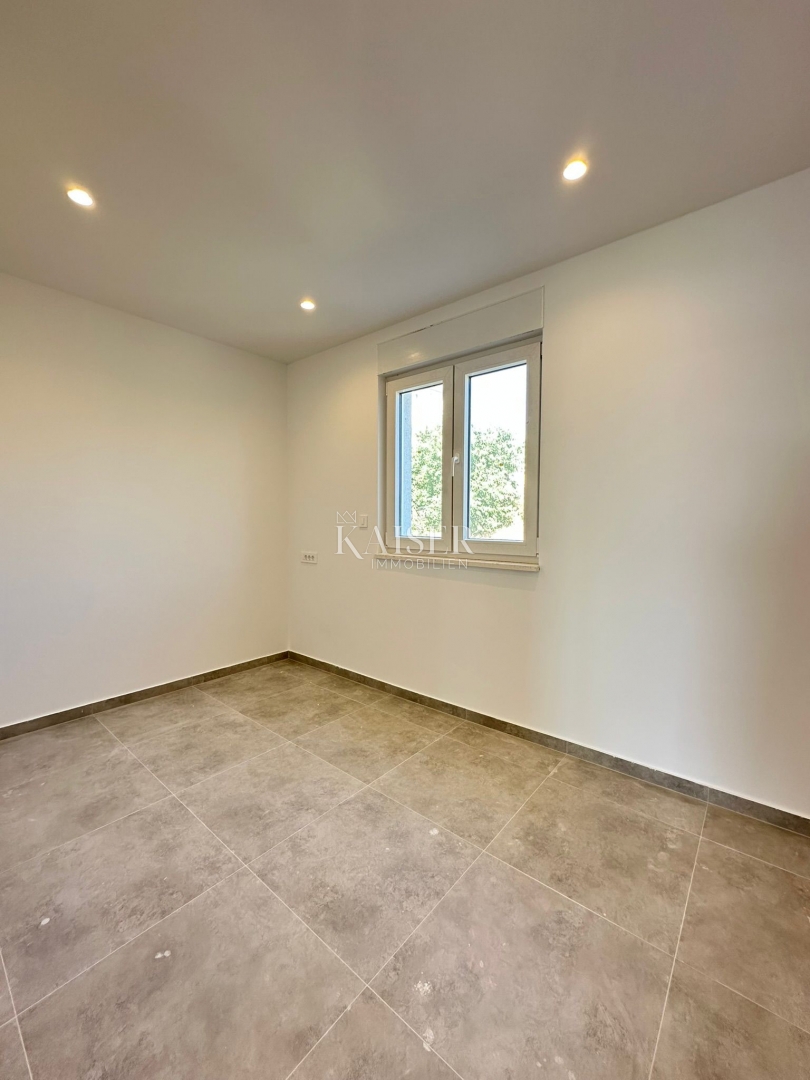 ŠIBENIK, ROGOZNICA - Appartamento con due camere da letto e vista mare