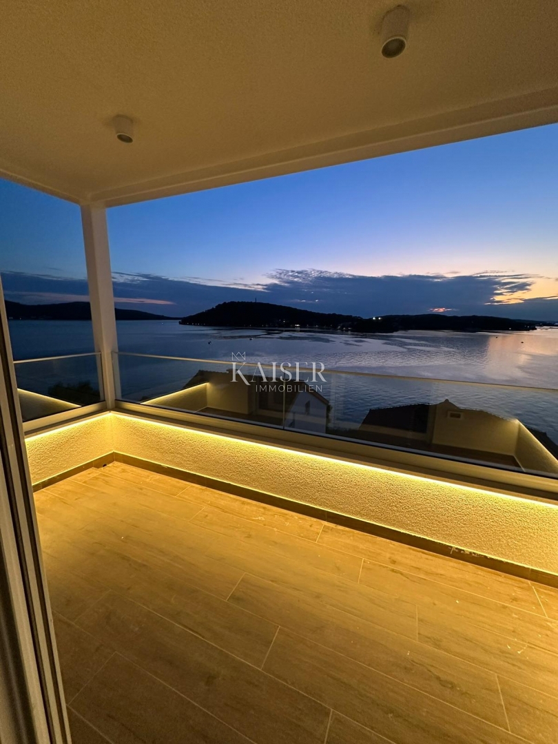 ŠIBENIK, ROGOZNICA - Appartamento con due camere da letto e vista mare