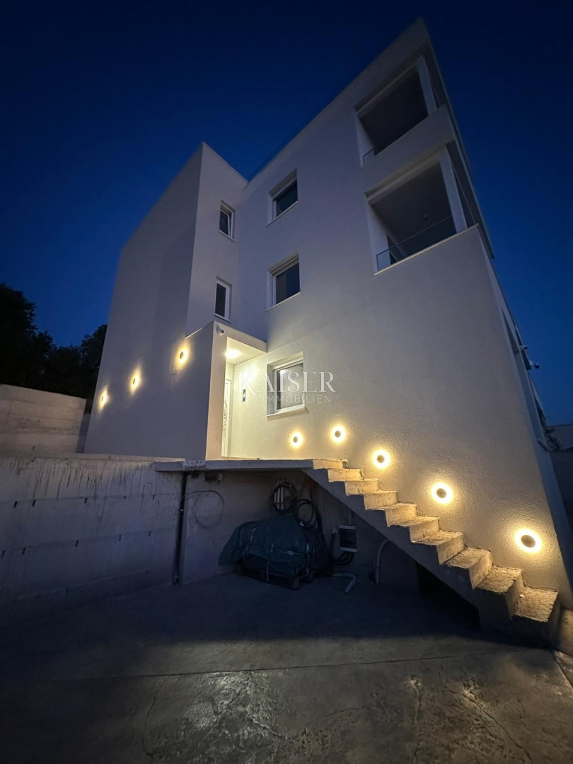 ŠIBENIK, ROGOZNICA - Appartamento con due camere da letto e vista mare