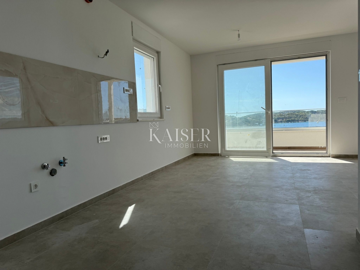 ŠIBENIK, ROGOZNICA - Appartamento con due camere da letto e vista mare