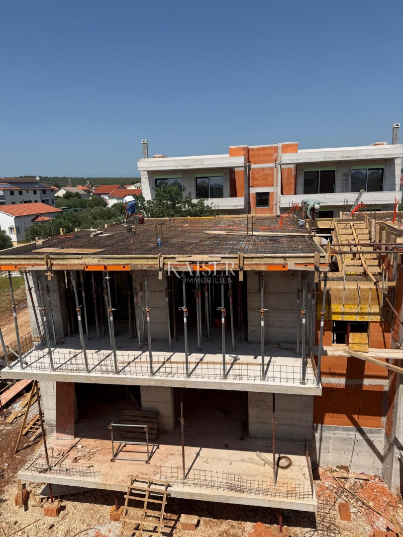 Zara, Sukošan - nuovo edificio a 200 m dalla spiaggia