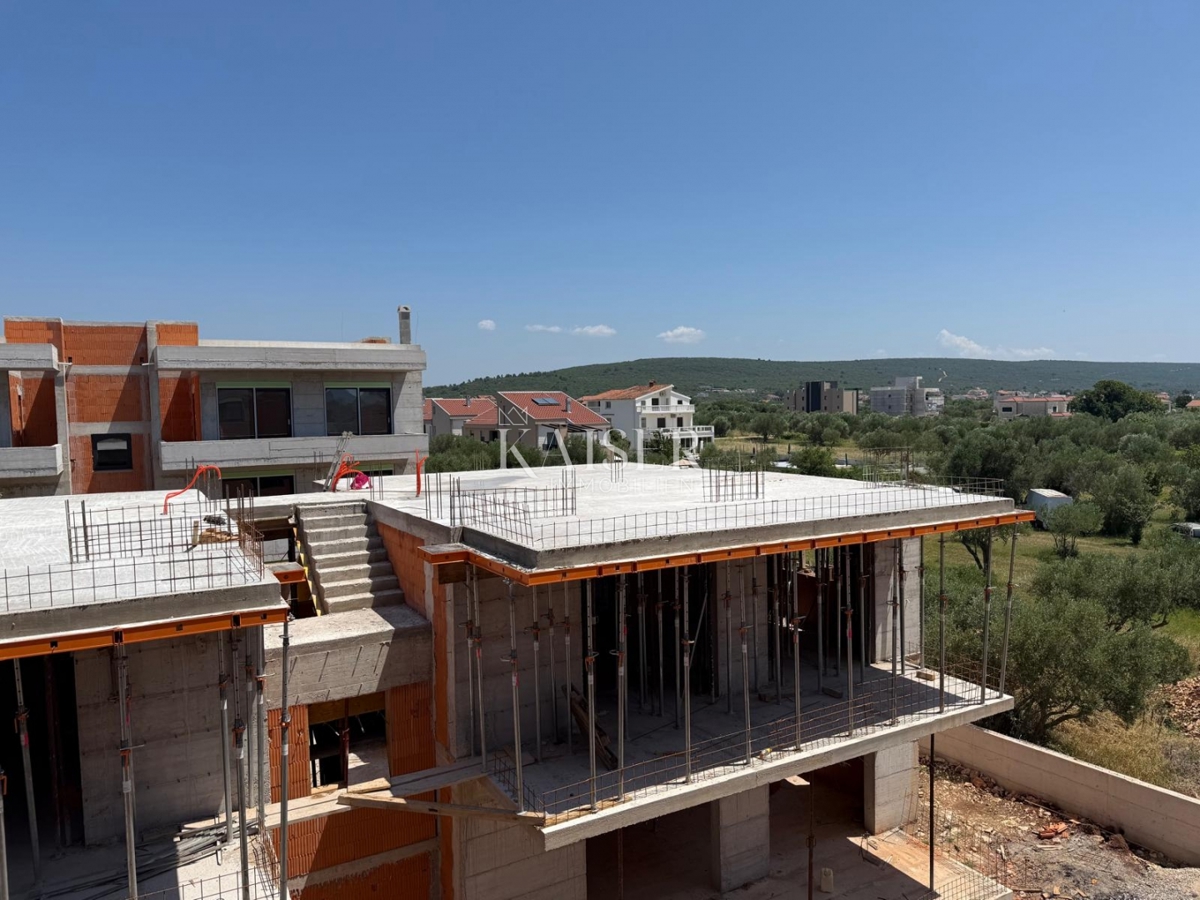 Zara, Sukošan - nuovo edificio a 200 m dalla spiaggia