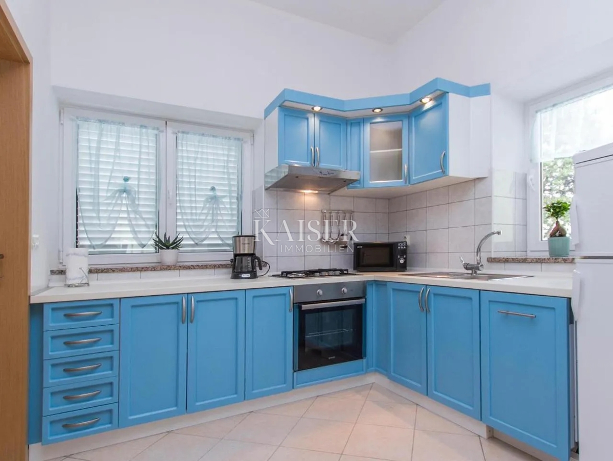 Istria, Rabac - casa con due appartamenti e vista mare, 199 m2