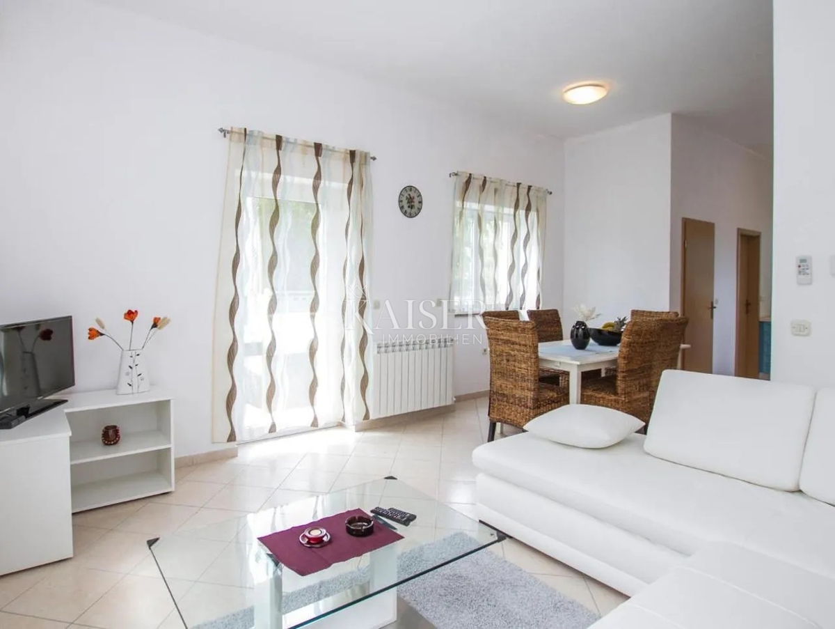 Istria, Rabac - casa con due appartamenti e vista mare, 199 m2