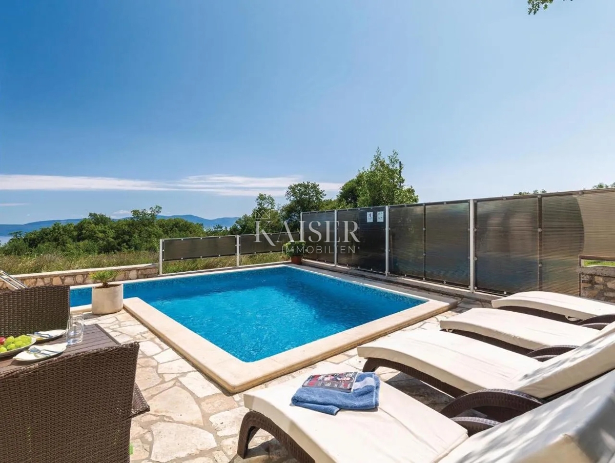 Istria, Rabac - casa con due appartamenti e vista mare, 199 m2