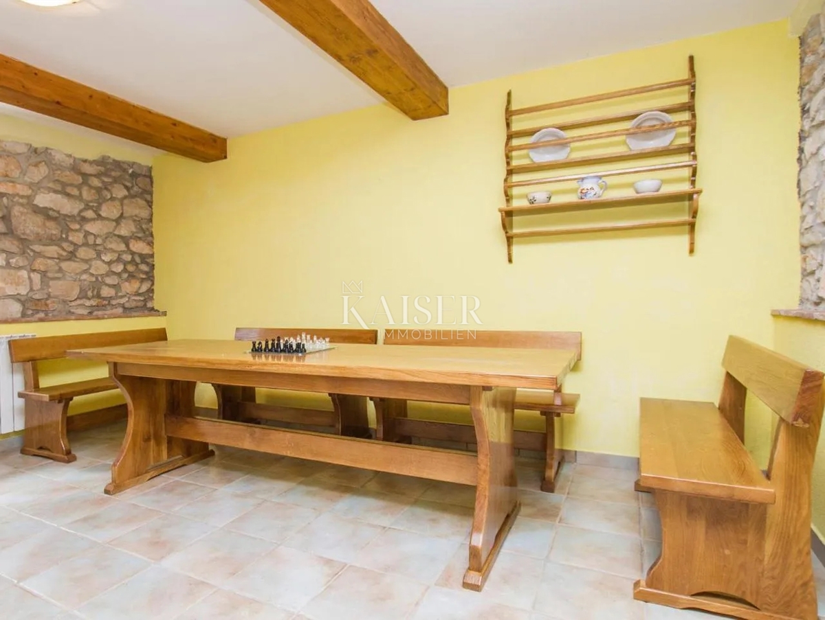 Istria, Rabac - casa con due appartamenti e vista mare, 199 m2