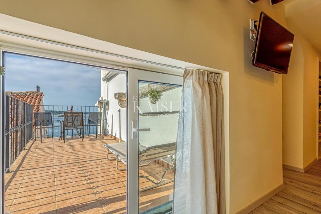 Parenzo, appartamento 48m2 prima fila al mare