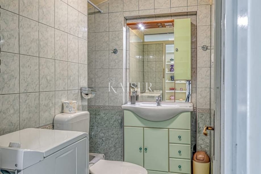 Parenzo, appartamento 48m2 prima fila al mare