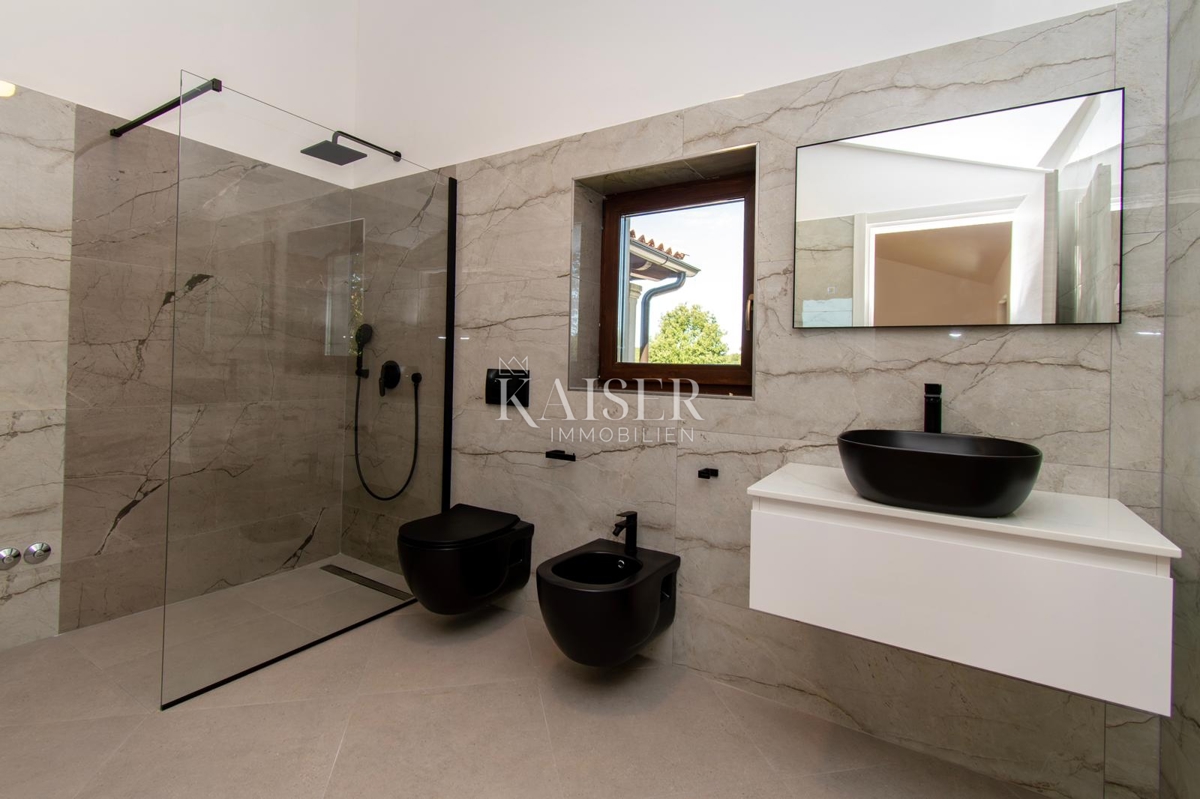 Istria - Parenzo, villa di lusso con piscina e area spa