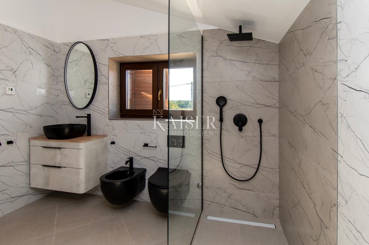 Istria - Parenzo, villa di lusso con piscina e area spa