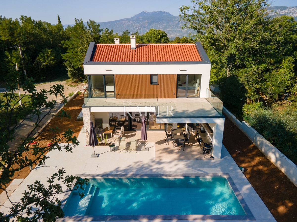 Istria, Labin - nuovo edificio con piscina 218 m2