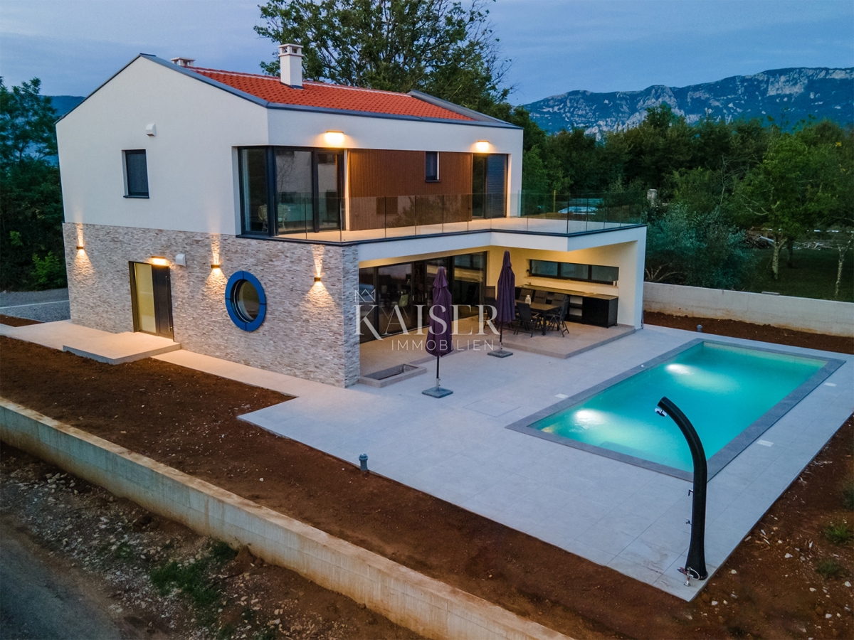 Istria, Labin - nuovo edificio con piscina 218 m2