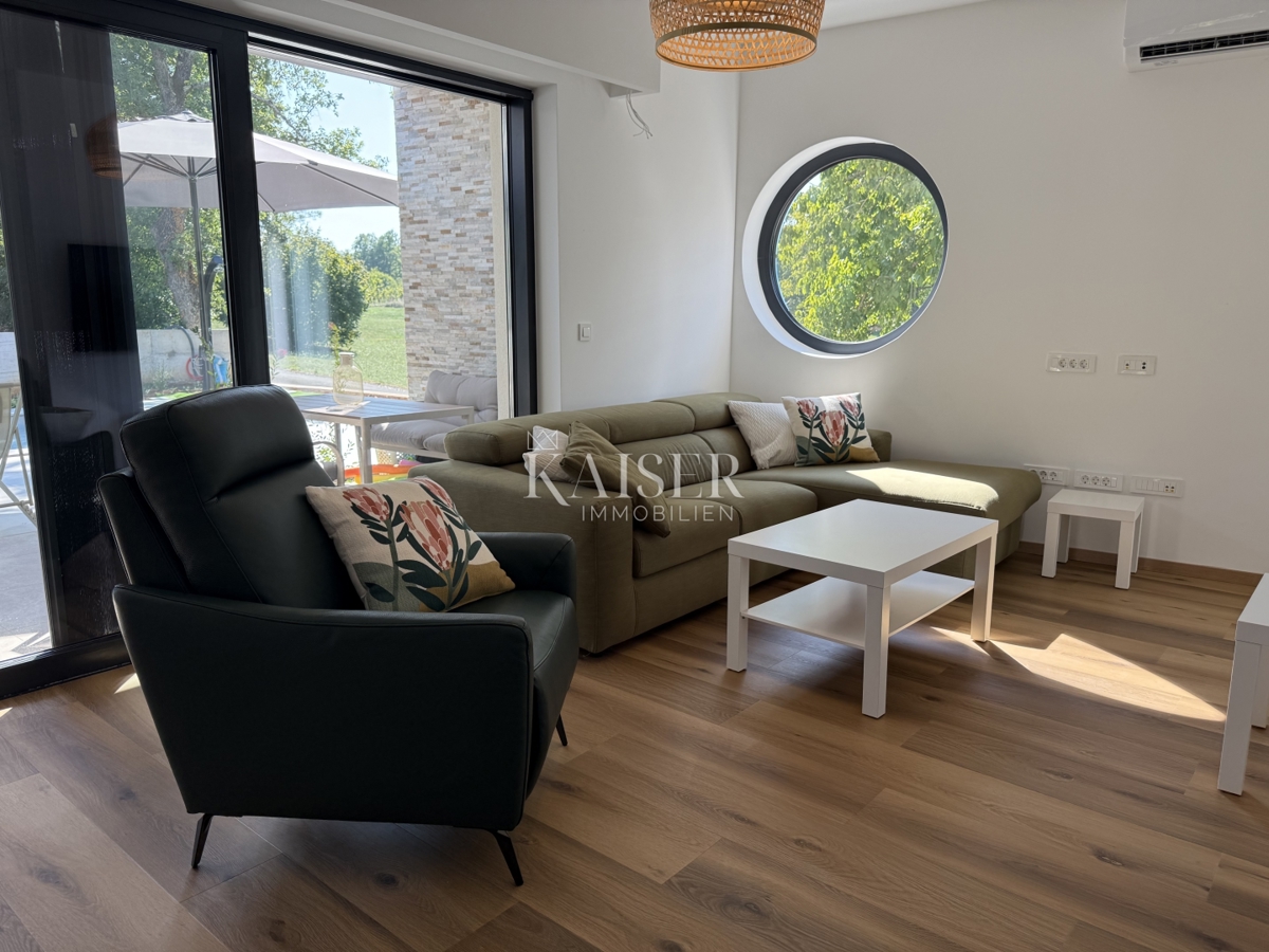 Istria, Labin - nuovo edificio con piscina 218 m2