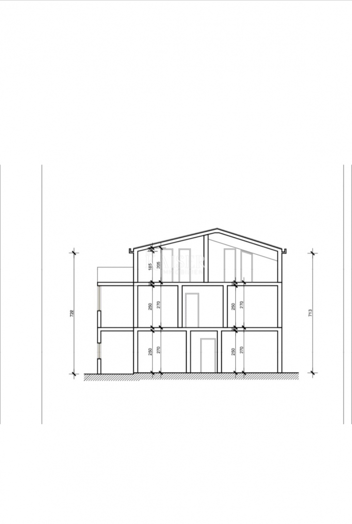Vir – casa con 6 appartamenti e garage, a 200 m dal mare