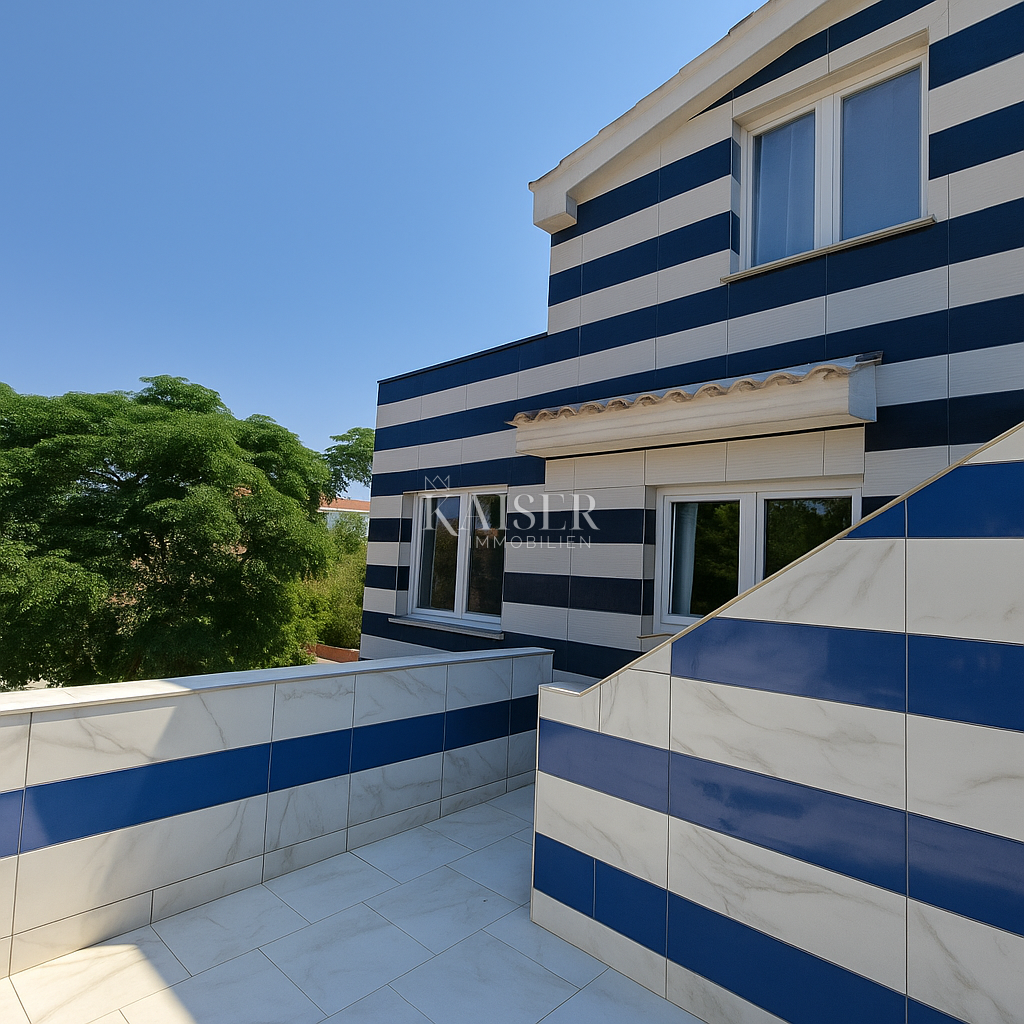 Vir – casa con 6 appartamenti e garage, a 200 m dal mare