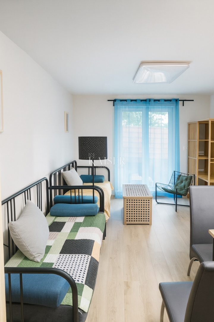 Vir – casa con 6 appartamenti e garage, a 200 m dal mare