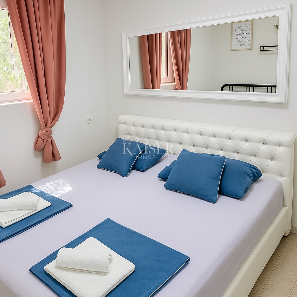 Vir – casa con 6 appartamenti e garage, a 200 m dal mare