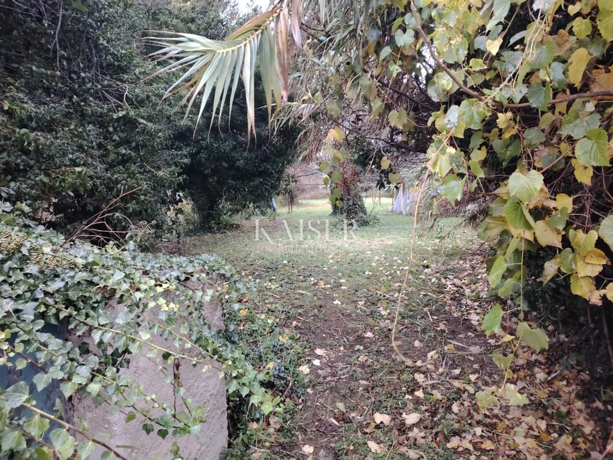 Istria, Pola - terreno edificabile in posizione privilegiata