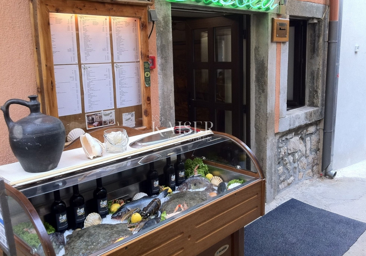 Cherso, struttura ricettiva e residenziale con ristorante, appartamenti e camere