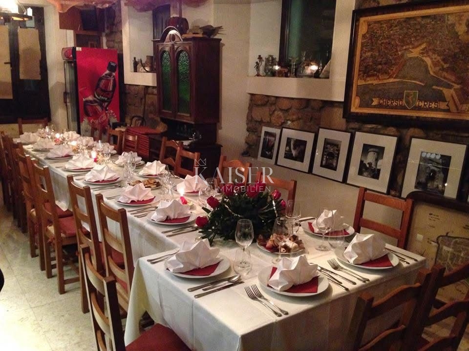 Cherso, struttura ricettiva e residenziale con ristorante, appartamenti e camere