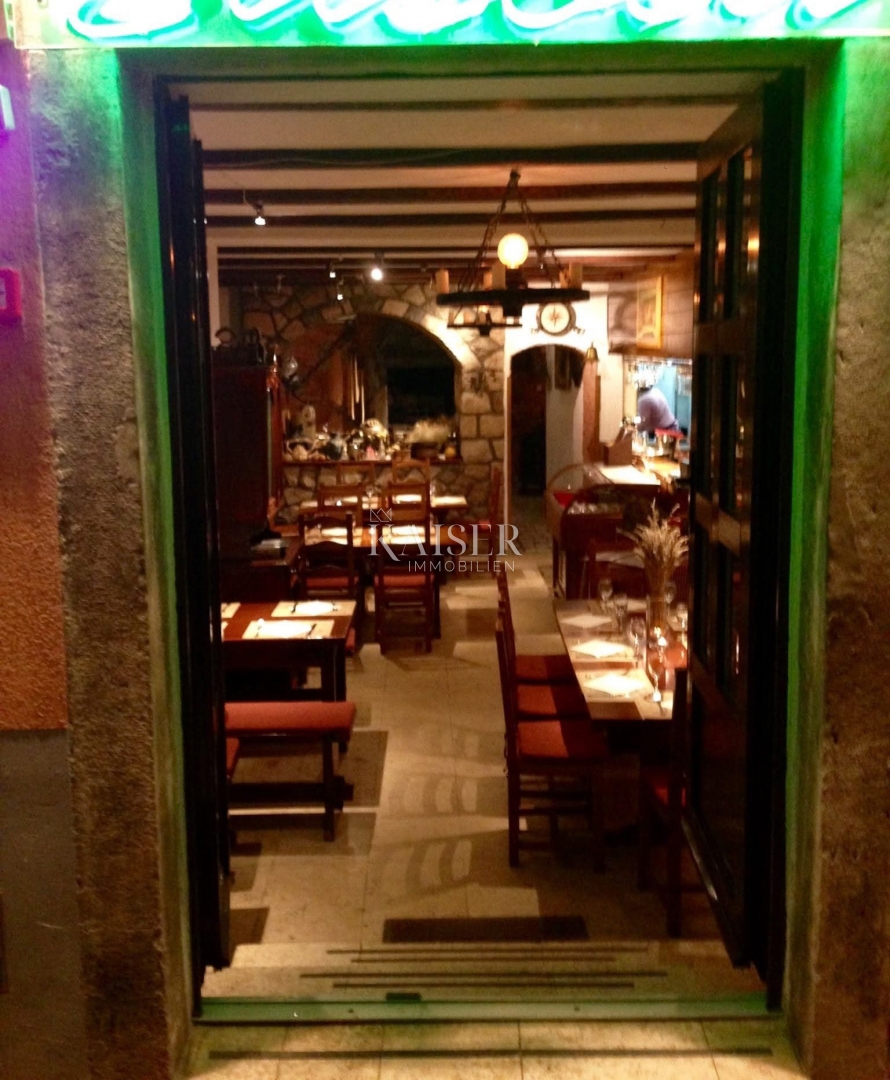 Cherso, struttura ricettiva e residenziale con ristorante, appartamenti e camere