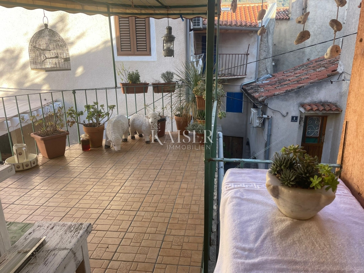 Cherso, struttura ricettiva e residenziale con ristorante, appartamenti e camere