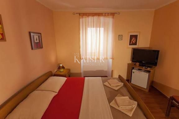 Cherso, struttura ricettiva e residenziale con ristorante, appartamenti e camere