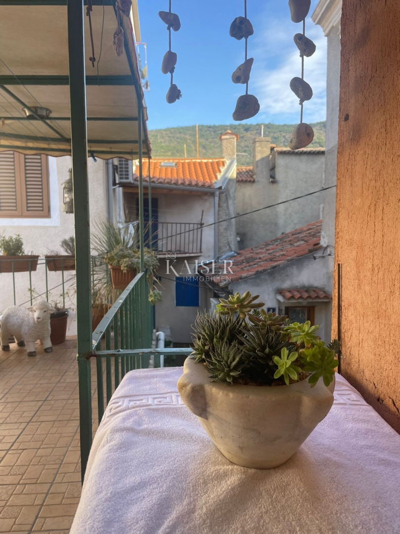 Cherso, struttura ricettiva e residenziale con ristorante, appartamenti e camere