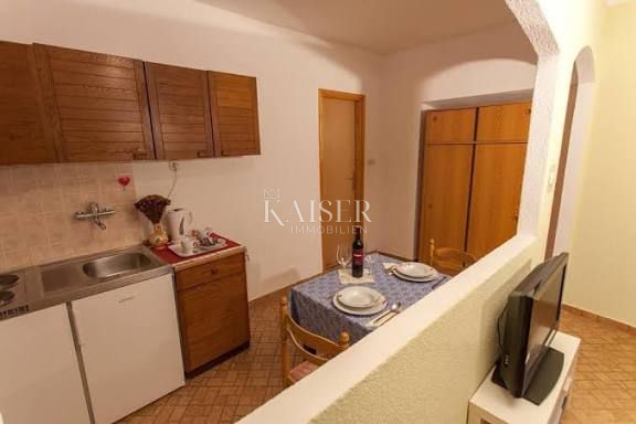 Cherso, struttura ricettiva e residenziale con ristorante, appartamenti e camere